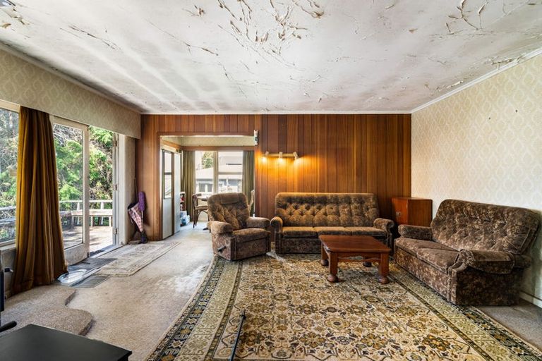 Photo of property in 104 Chivalry Road, Glenfield, Auckland, 0629