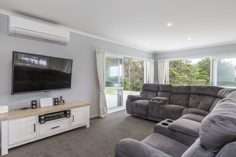 Photo of property in 12 Kuaka Crescent, Mangawhai, 0505