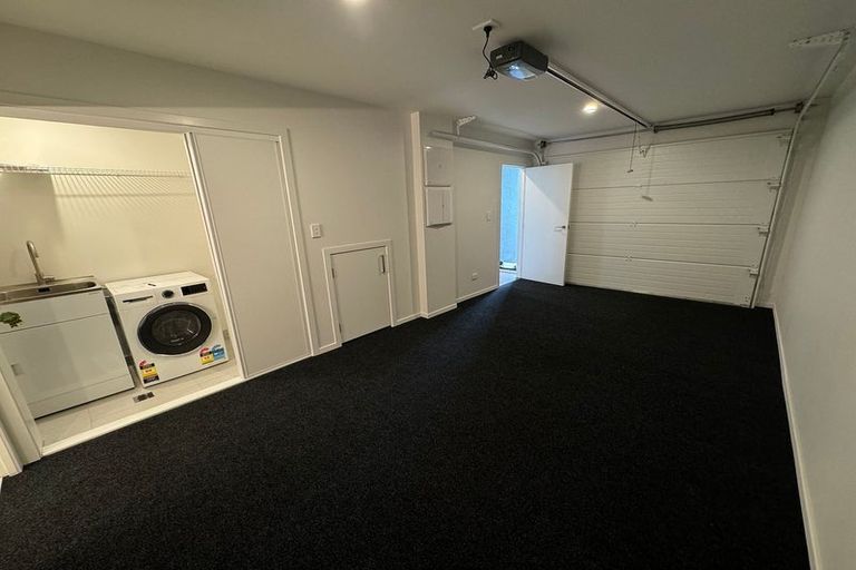 Photo of property in 16 Te Puketoka Lane, Mangere, Auckland, 2022