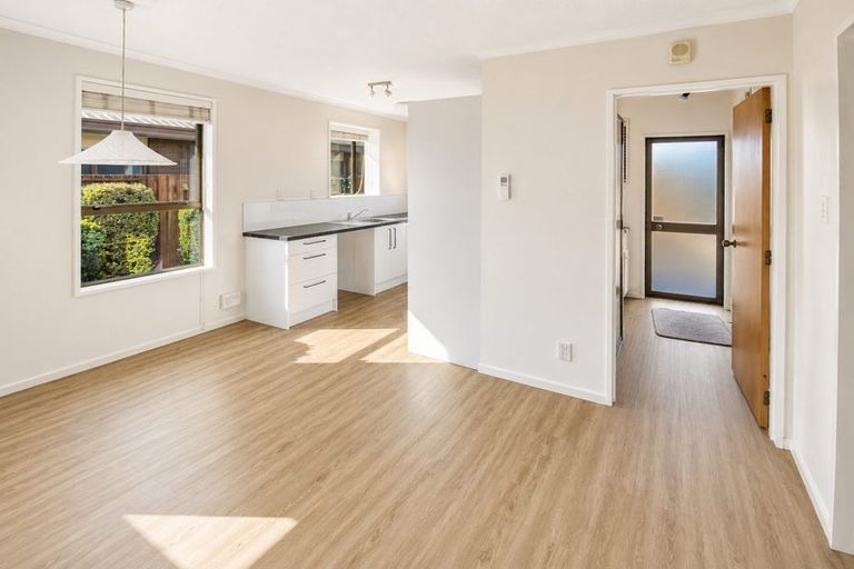 Photo of property in 1/58a Daniels Road, Redwood, Christchurch, 8051