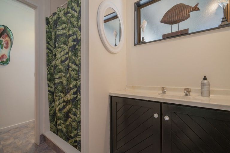 Photo of property in 5 Surf Street, Whitianga, 3510