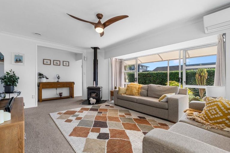 Photo of property in 2 Columba Place, Matua, Tauranga, 3110