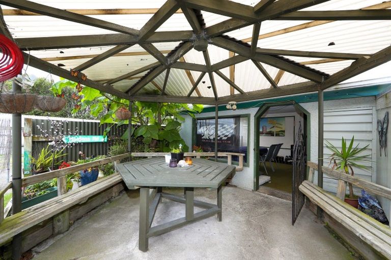 Photo of property in 506 Main North Road, Bay View, Napier, 4104