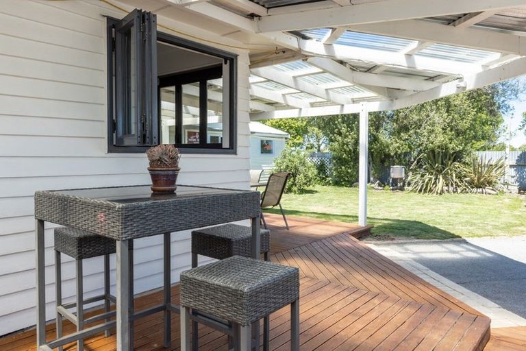 Photo of property in 30 Beach Road, Haumoana, 4102