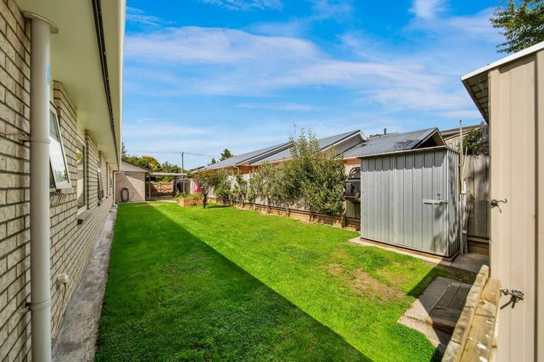 Photo of property in 24 Moulton Street, Moturoa, New Plymouth, 4310