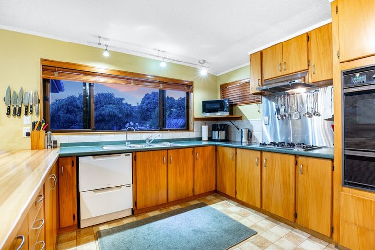 Photo of property in 12 Exploration Way, Whitby, Porirua, 5024