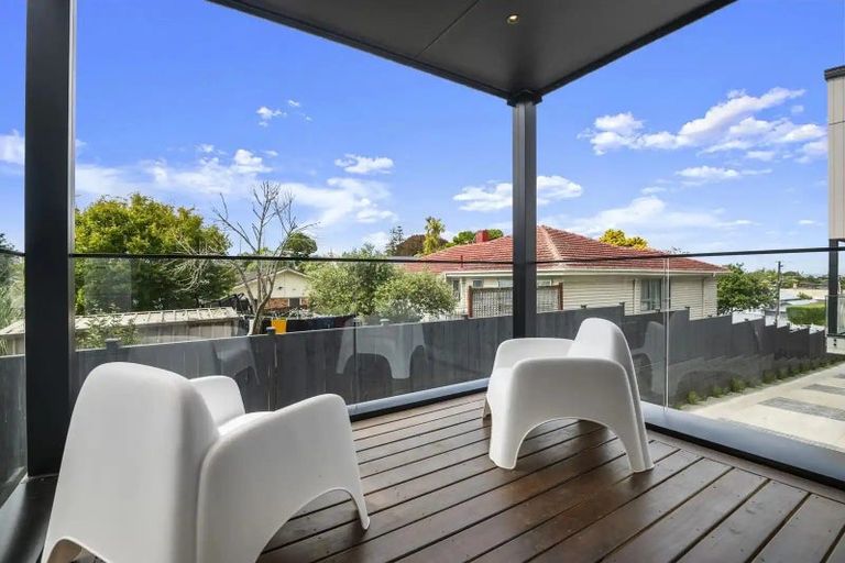 Photo of property in 10 Boyd Avenue, Mangere Bridge, Auckland, 2022