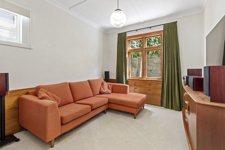 Photo of property in 28 Tavistock Road, Melrose, Wellington, 6023