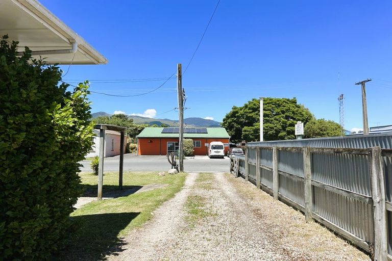 Photo of property in 17 Motupipi Street, Takaka, 7110