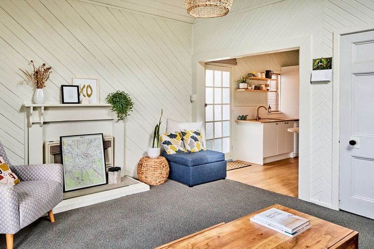 Photo of property in 230a Sutherland Road, Lyall Bay, Wellington, 6022