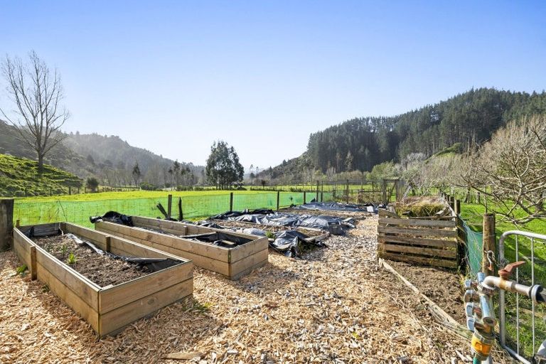 Photo of property in 186 Uruti Road, Uruti, Urenui, 4378