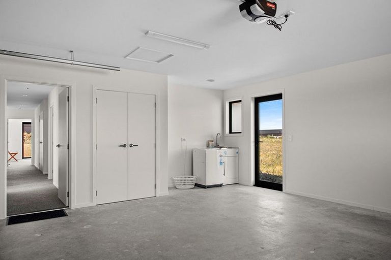 Photo of property in 21 Thyme Fields Road, Springvale, 9393