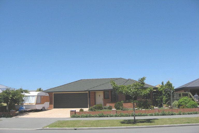 Photo of property in 11 Rue De La Mare, Parklands, Christchurch, 8083