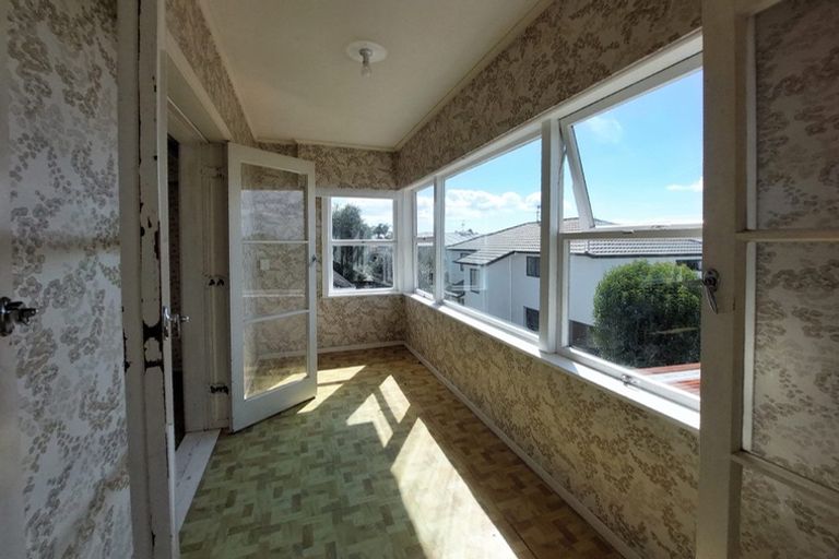Photo of property in 187 Te Atatu Road, Te Atatu South, Auckland, 0610