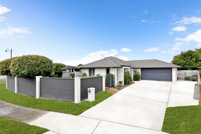 Photo of property in 30 Winchester Place, Rototuna North, Hamilton, 3210