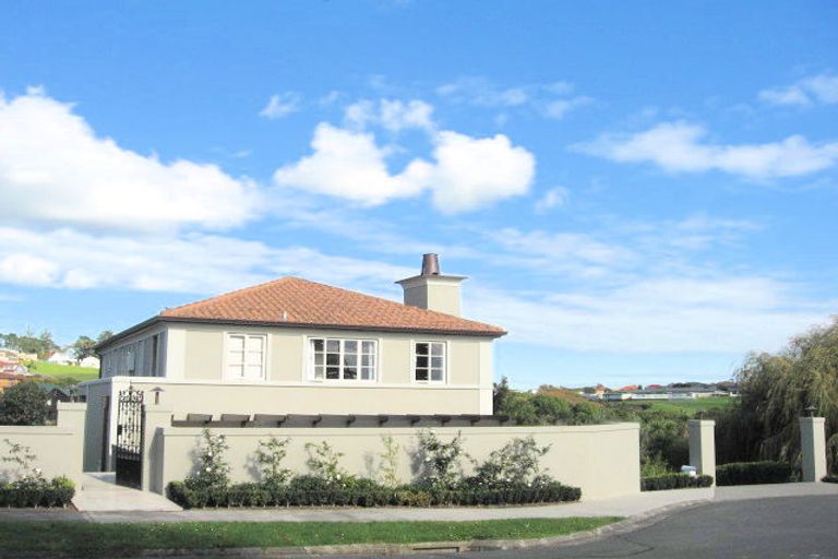 Photo of property in 26 Oliver Twist Avenue, Mellons Bay, Auckland, 2014
