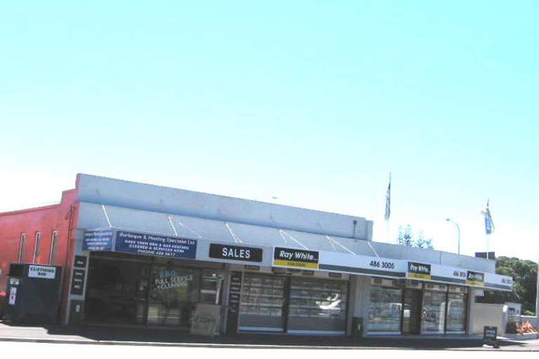 Photo of property in 1/14 Shakespeare Road, Milford, Auckland, 0620