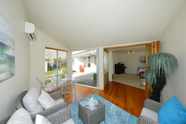 Photo of property in 50 Glenharrow Avenue, Avonhead, Christchurch, 8042