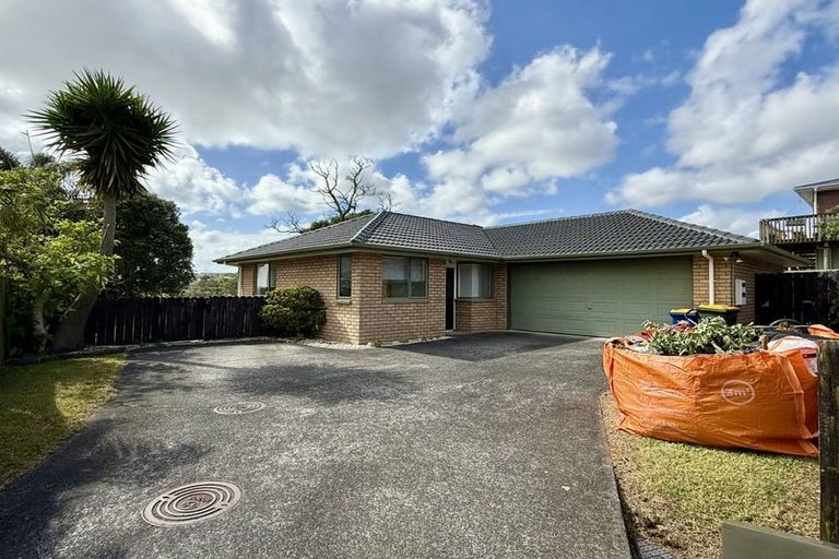 Photo of property in 48 Ruze Vida Drive, Massey, Auckland, 0614