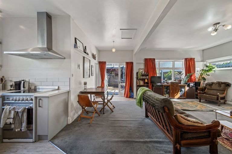 Photo of property in 108 Retreat Road, Avonside, Christchurch, 8061