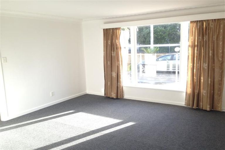 Photo of property in 39 Archibald Road, Kelston, Auckland, 0602