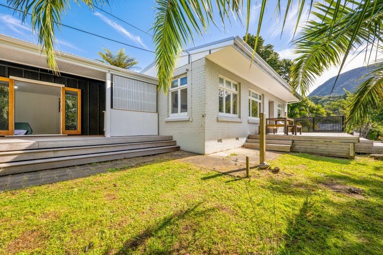 Photo of property in 59 York Street, Picton, 7220