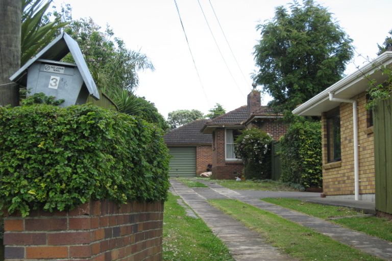 Photo of property in 1/1 Mcintyre Road, Mangere Bridge, Auckland, 2022