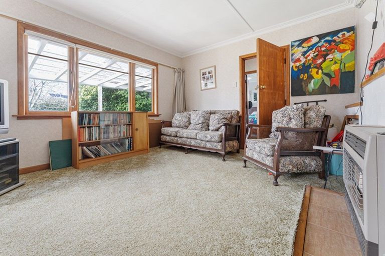 Photo of property in 16 Hursthouse Street, Vogeltown, New Plymouth, 4310