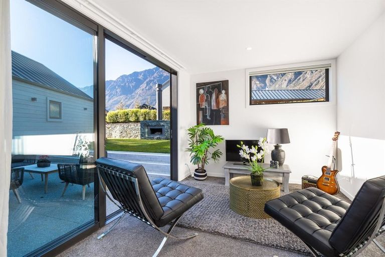 Photo of property in 8 Brett Lane, Jacks Point, Queenstown, 9371