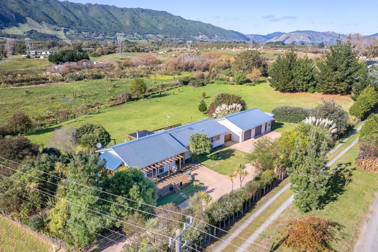 Photo of property in 149 Peka Peka Road, Peka Peka, Waikanae, 5391