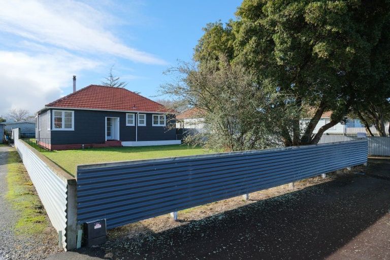 Photo of property in 8 Victor Street, Dannevirke, 4930