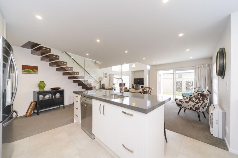 Photo of property in 10a Rangitane Street, Palmerston North, 4414