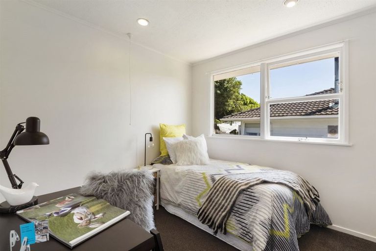 Photo of property in 33 Weatherly Road, Torbay, Auckland, 0630
