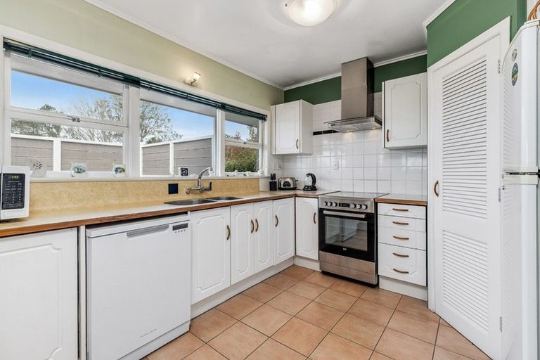 Photo of property in 16 Mayfair Crescent, Mairangi Bay, Auckland, 0630