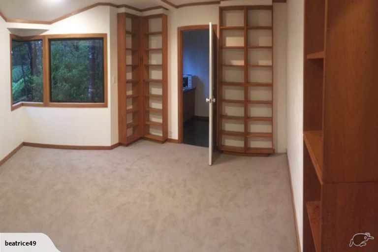 Photo of property in 3 Armour Road, Parau, Auckland, 0604