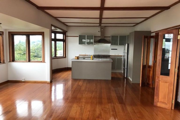 Photo of property in 11 Highbury Crescent, Highbury, Wellington, 6012