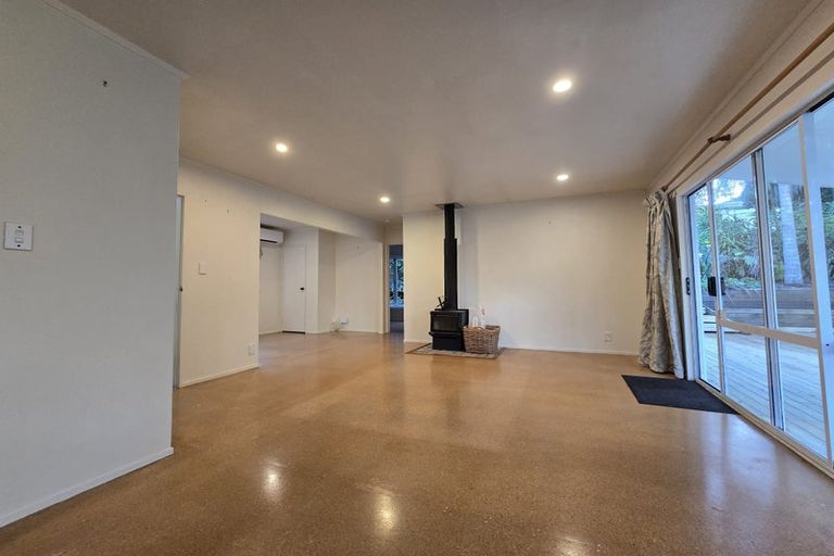 Photo of property in 218 Wade River Road, Wade Heads, Whangaparaoa, 0932