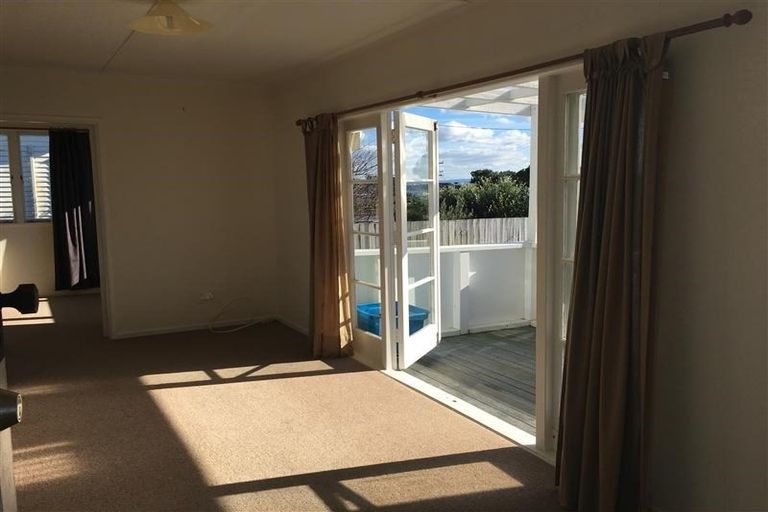 Photo of property in 2/1341 Whangaparaoa Road, Army Bay, Whangaparaoa, 0930