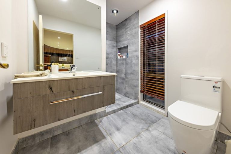 Photo of property in 65 Harry Dreadon Road, Opaheke, Papakura, 2584