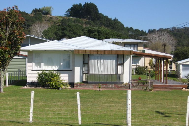 Photo of property in 26 Marine Parade, Cooks Beach, Whitianga, 3591