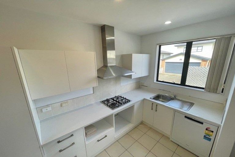 Photo of property in 48/22 Northcross Drive, Oteha, Auckland, 0632