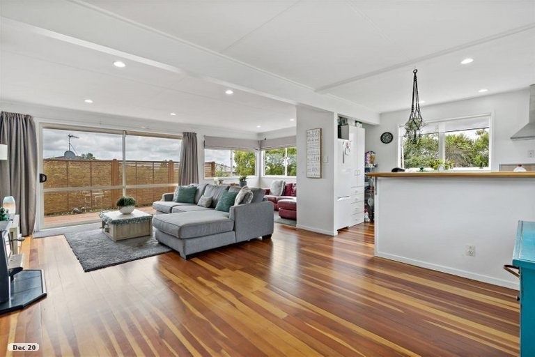 Photo of property in 8 Tawa Place, Waiuku, 2123