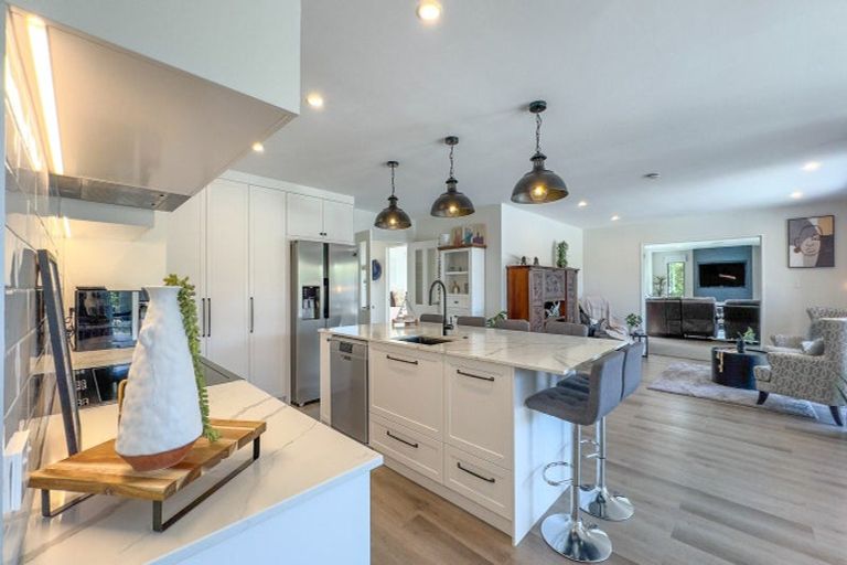 Photo of property in 12 Calderwood Close, Waiuku, 2123