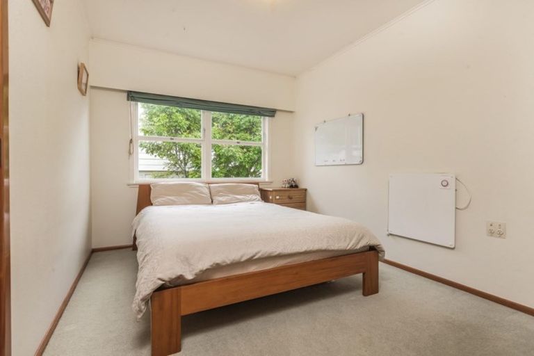 Photo of property in 1/60 Chivalry Road, Glenfield, Auckland, 0629