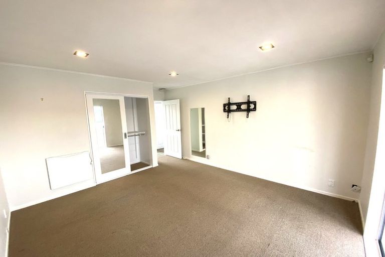 Photo of property in 14 Maracas Crescent, Grenada Village, Wellington, 6037