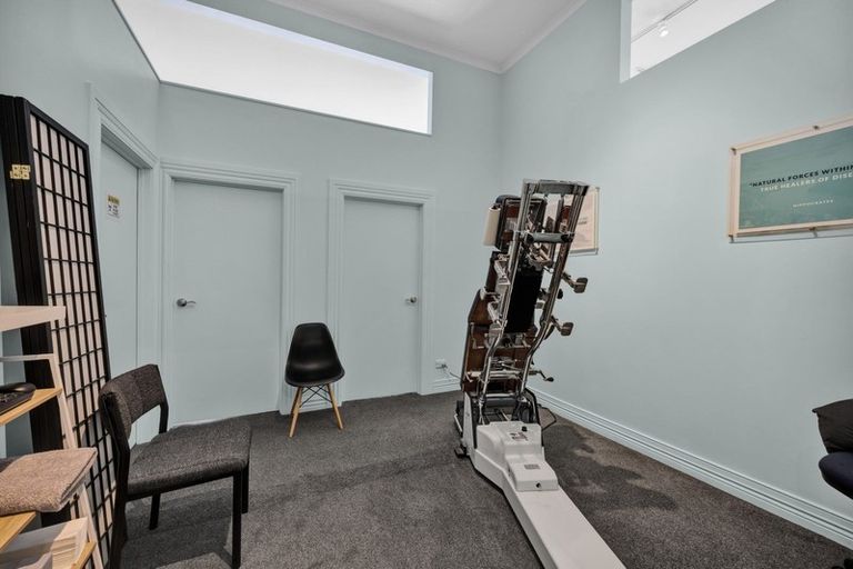 Photo of property in 77 Eliot Street, New Plymouth, 4310