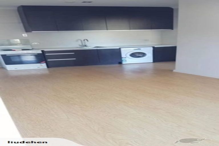 Photo of property in 21f Stamford Crescent, Flat Bush, Auckland, 2019