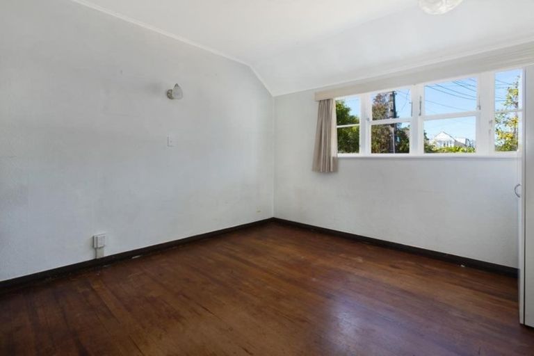 Photo of property in 35 Humariri Street, Point Chevalier, Auckland, 1022