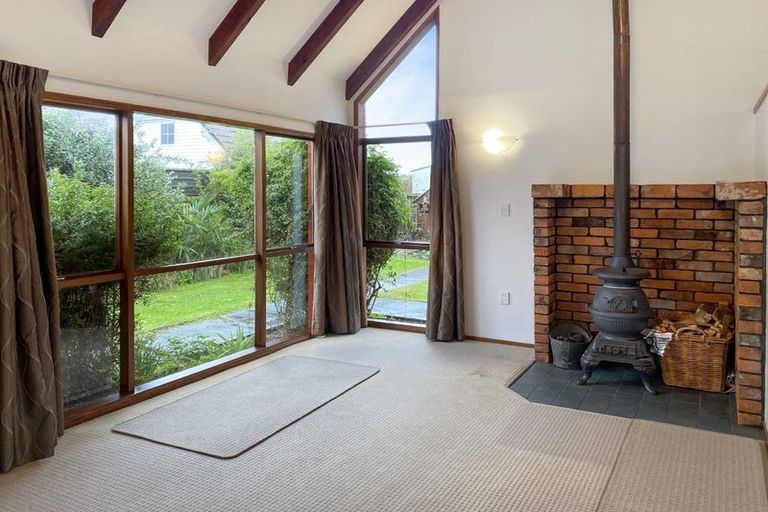 Photo of property in 2 Petries Road, Woodend, 7610