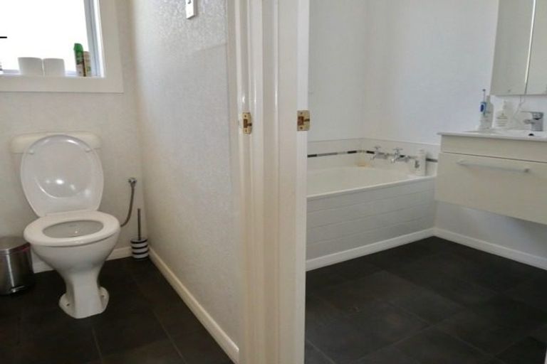 Photo of property in 28 Gorman Street, Macandrew Bay, Dunedin, 9014